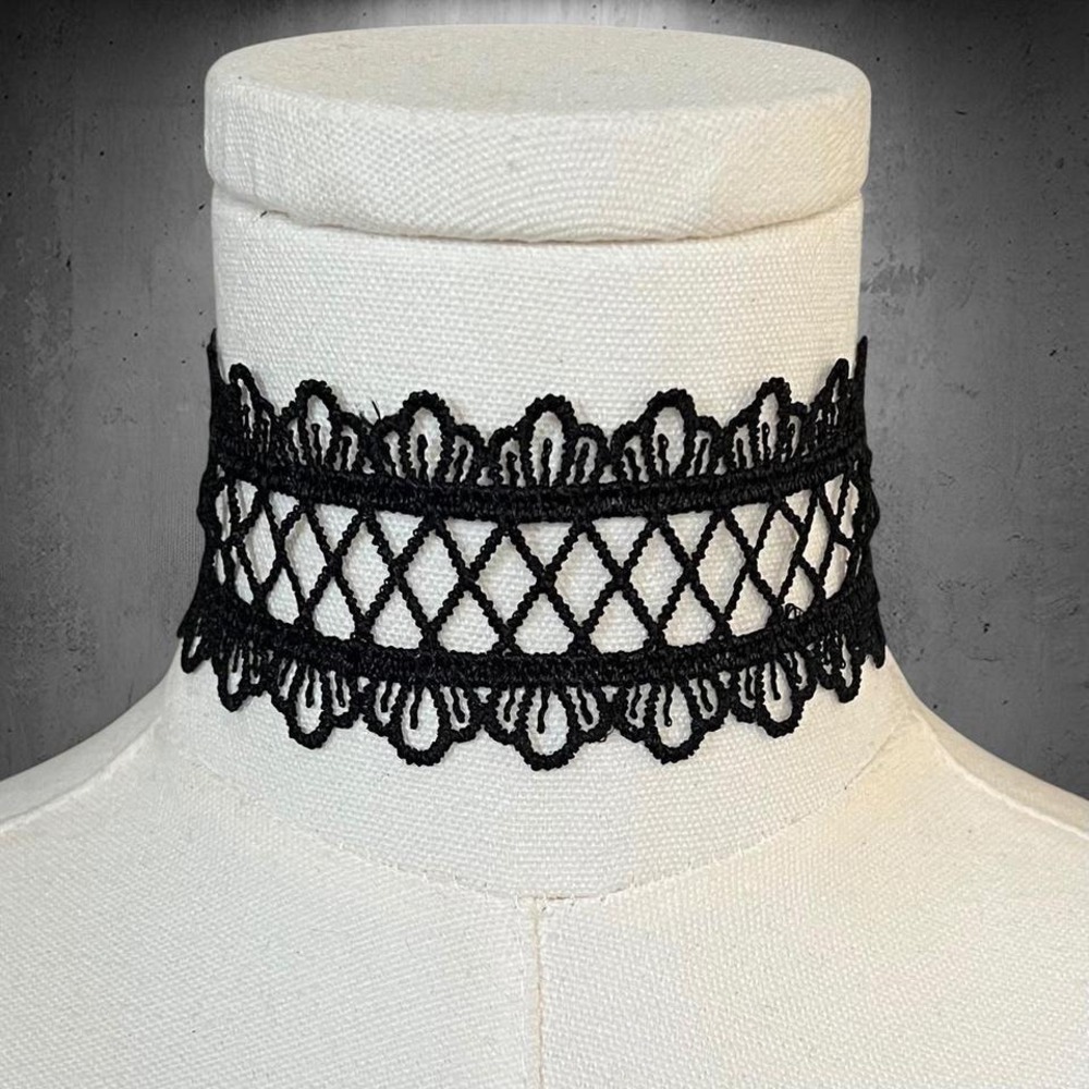 Black Lattice Lace Choker Floral Framed Collar Necklace
